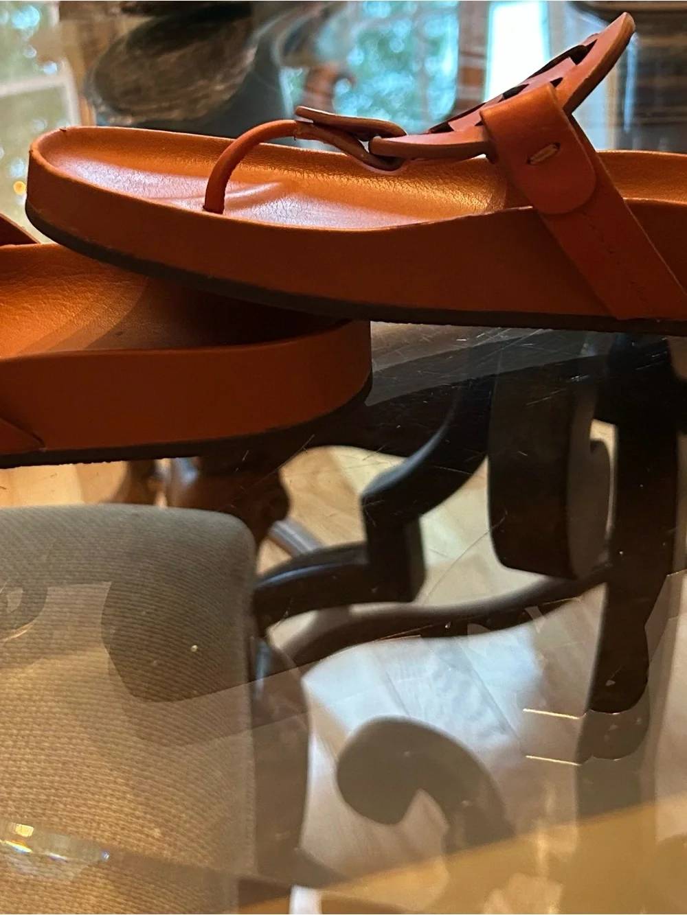 Tory Burch Burnt Brown Leather Logo Thong Sandals Size 5.5 excellent condition